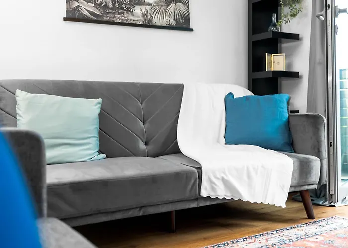 Skyline Flat By Novo Stays